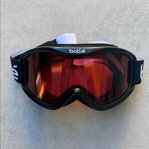 Bolle Women's Black and Red Goggles